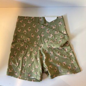 Offline by Aerie Real Me Olive Floral Shortie Hi-Rise 3" Inseam Shortie Size M